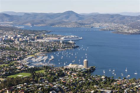 tasmania largest city|Quick Facts: Hobart, Tasmania, Australia .